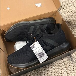 NWOT Men's Adidas Swift Run 1.0